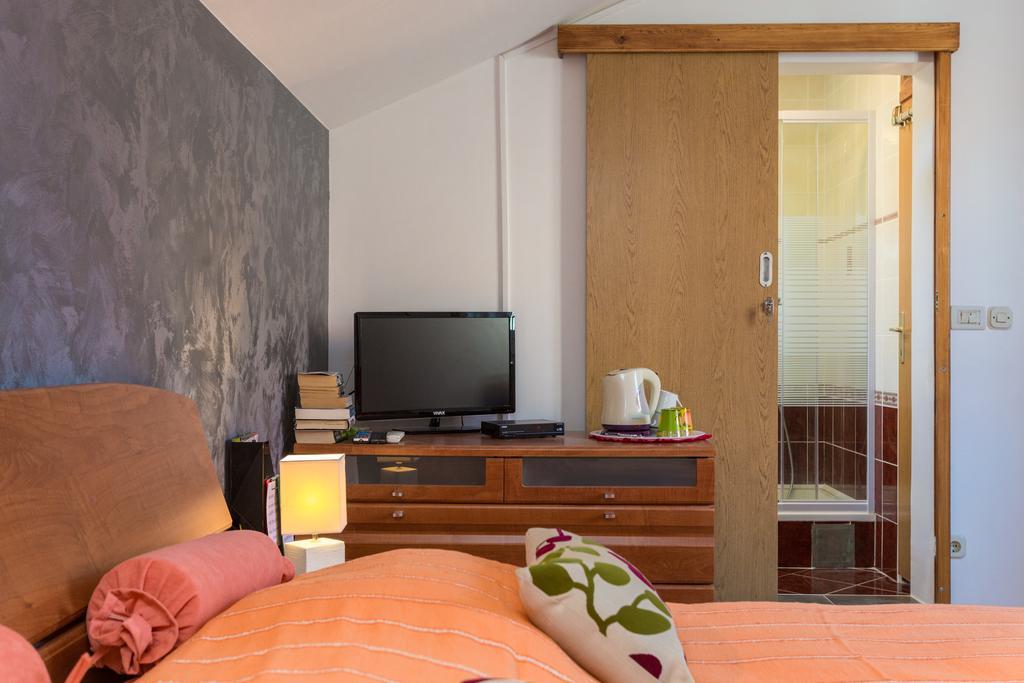 Ivona Guest house